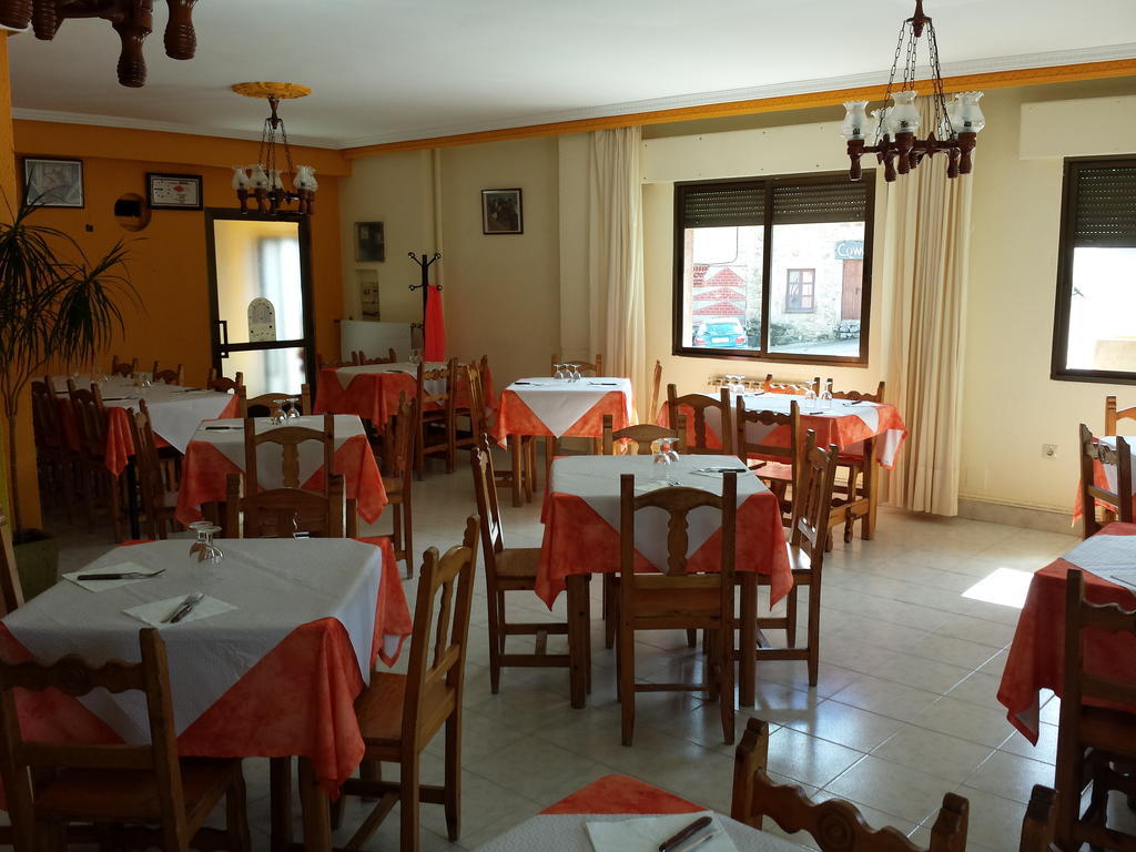 Ricobayo Hostal Atila מראה חיצוני תמונה